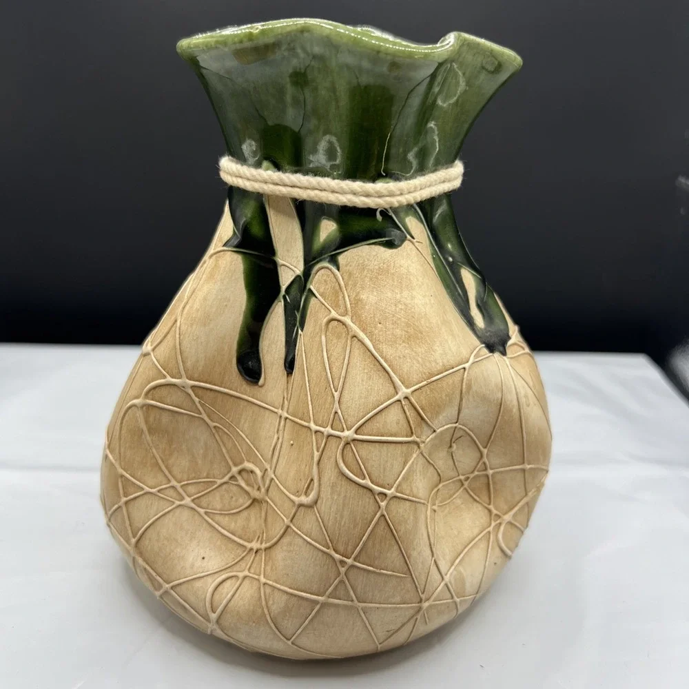 Vintage Aruba Art Pottery Money Sack Vase Gold Island Relief Emblem Drip‎ Glaze